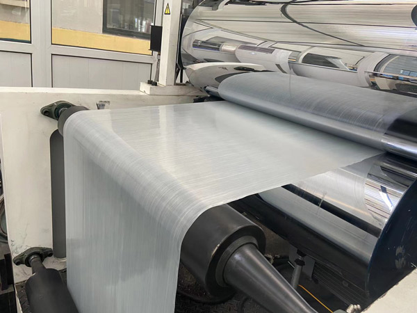 CFRT預浸帶樹(shù)脂與纖維(wei)相互熔融(róng)的緊密度(du)影響物理(li)性能